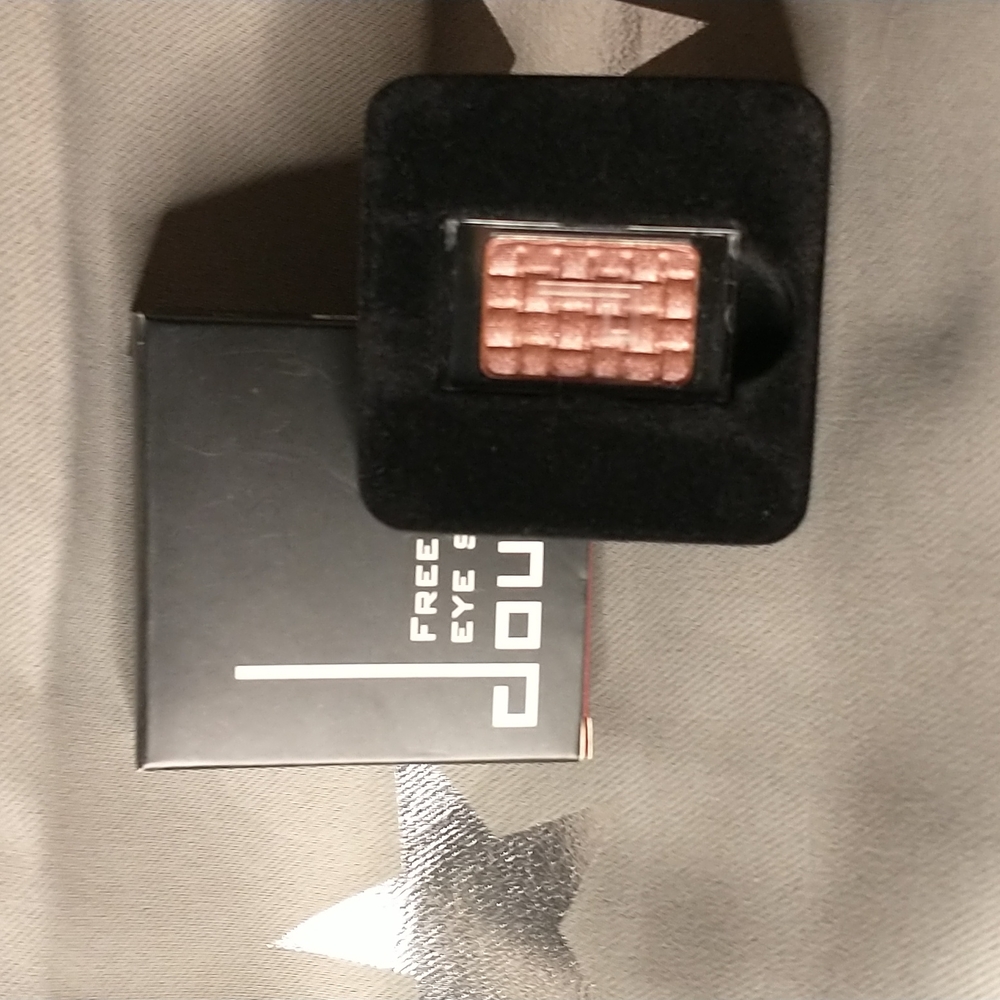 Doucce Freematic eyeshadow mini